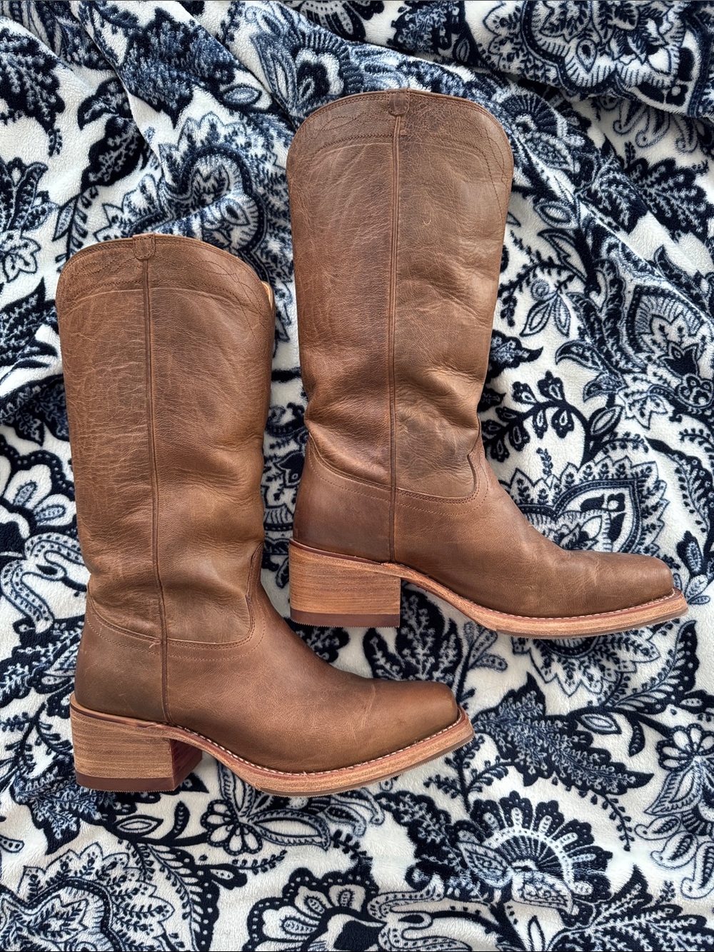 Classic Brown Leather Women's Western Boots Tecovas Charlie size 9